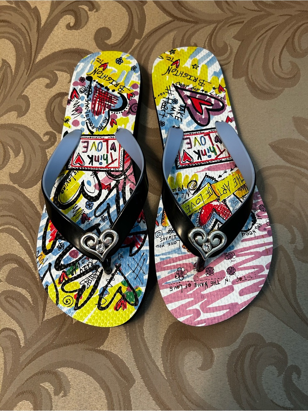 Brighton Womens 8 Think Love Flip Flop Sandals Shoes Silver Heart Pink Yellow